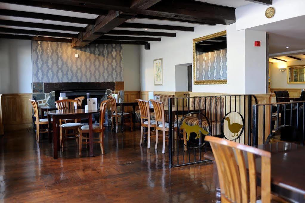 Fox And Goose Inn Brent Knoll Exterior photo